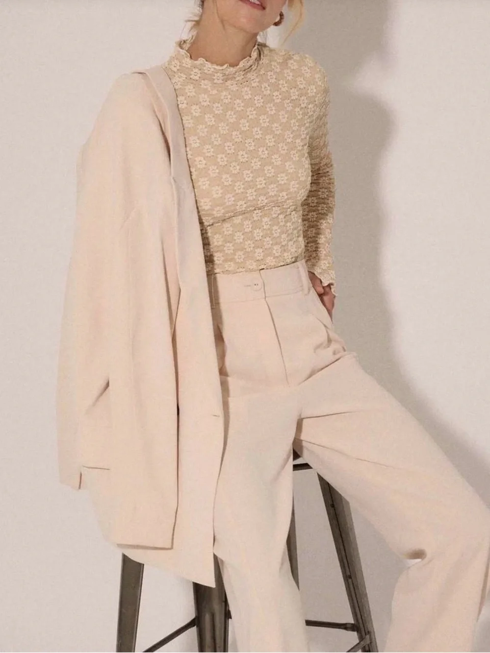Daisy Mock Neck Long Sleeve Top - Cream